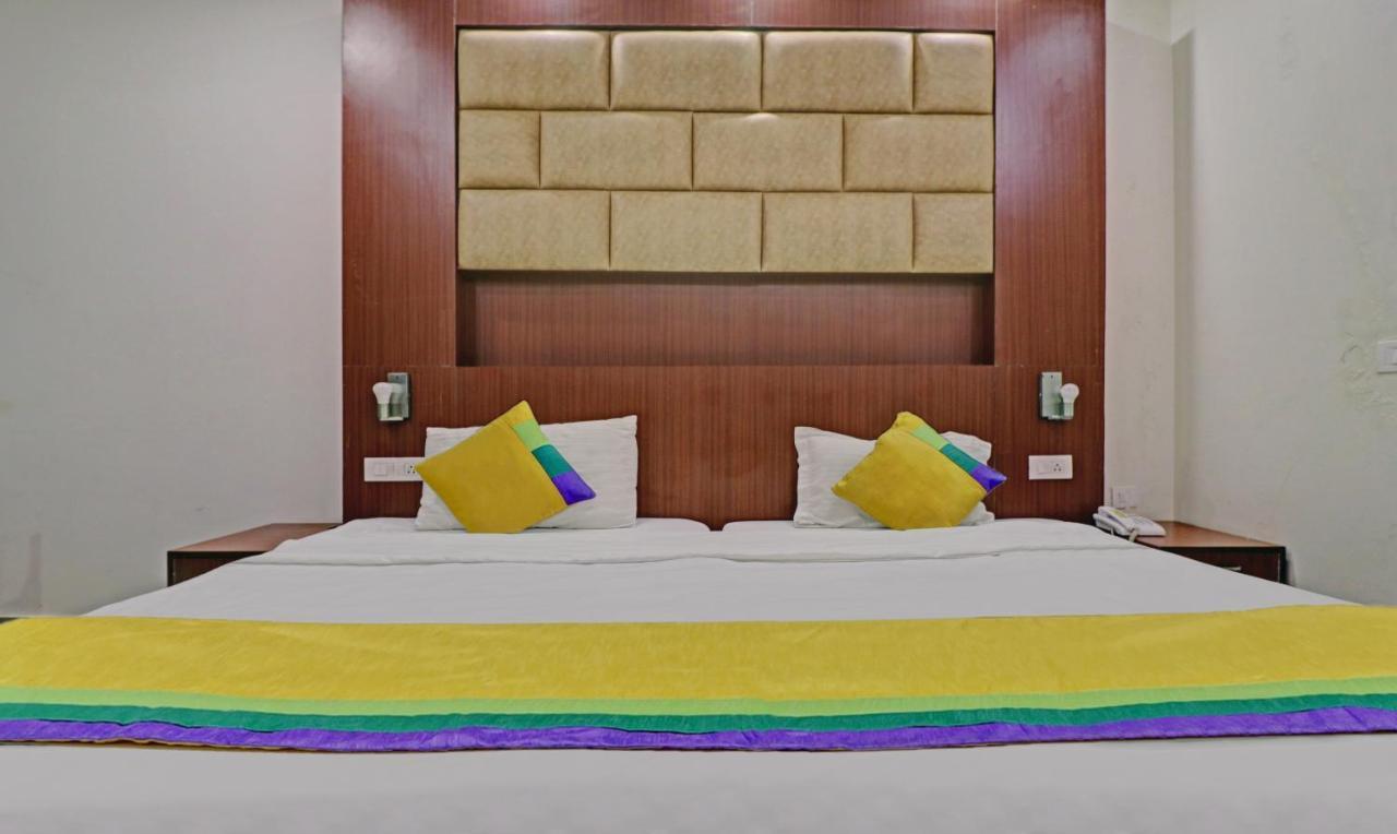 Itsy Hotels Hamlets Stay Noida Exterior photo