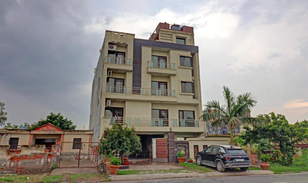 Itsy Hotels Hamlets Stay Noida Exterior photo